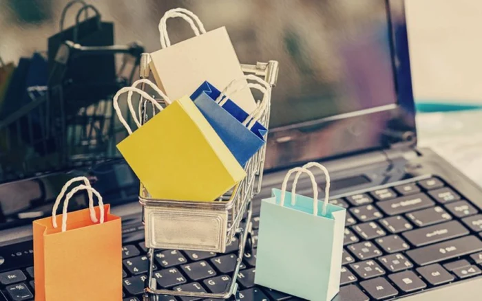 Ce au cumpărat românii de Black Friday: de la maşini şi mobilă, la carne de porc şi mezeluri