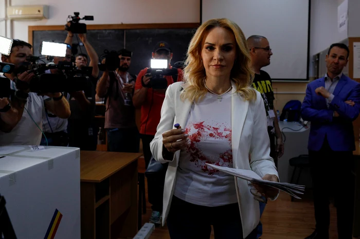 Gabriela Firea încearcă să mobilizeze electoratul pentru alegerile parlamentare, după ce PSD a pierdut circa 30.000 de votanţi doar în Capitală