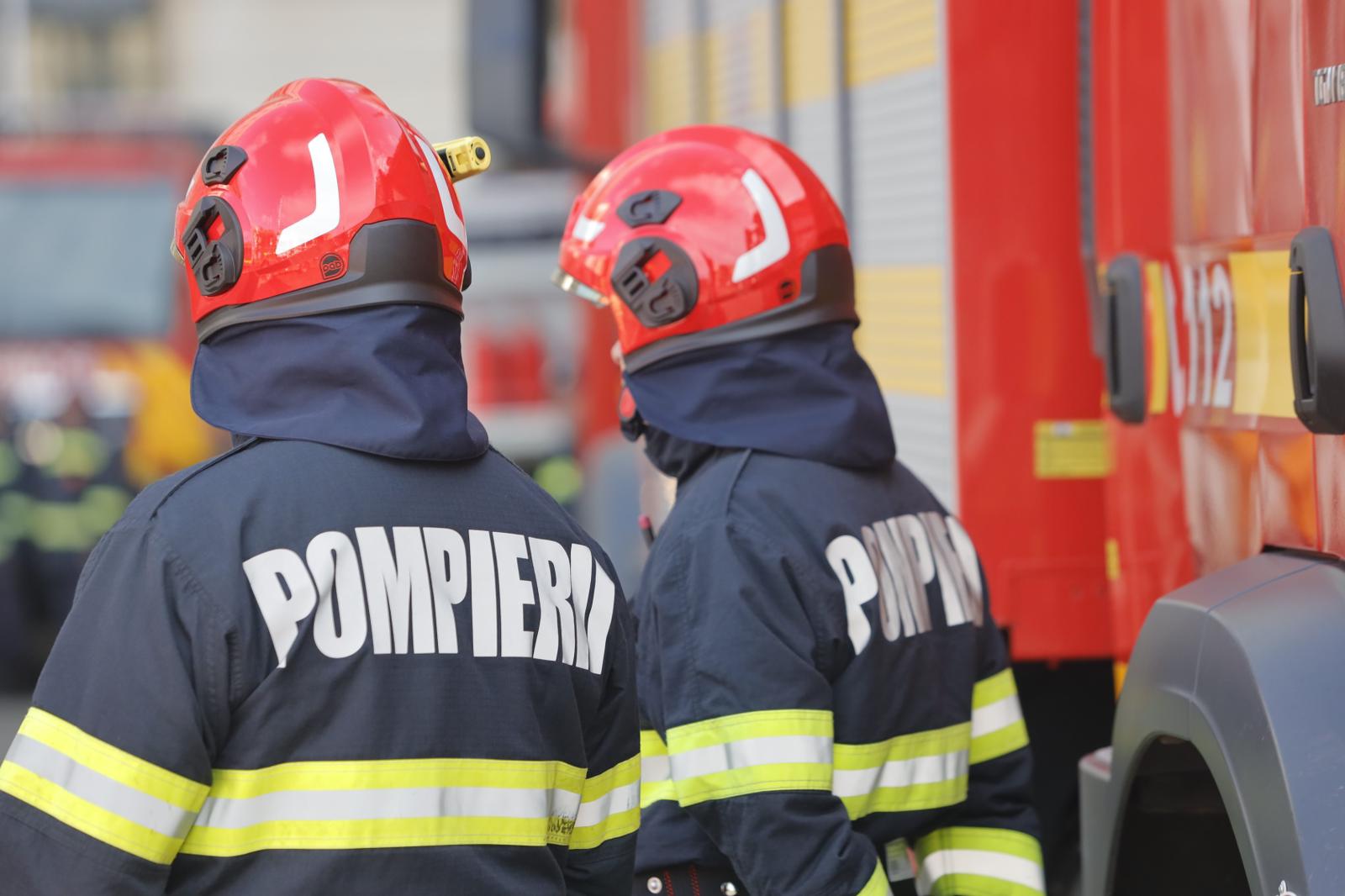 Incendiu la o pensiune din Deltă. Pompierii tulceni s-au luptat 5 ore cu flăcările