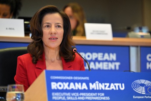 Parlamentul European a AMÂNAT confirmările pentru cei șase vicepreședinți ai Comisiei Europene, printre care și Roxana Mînzatu