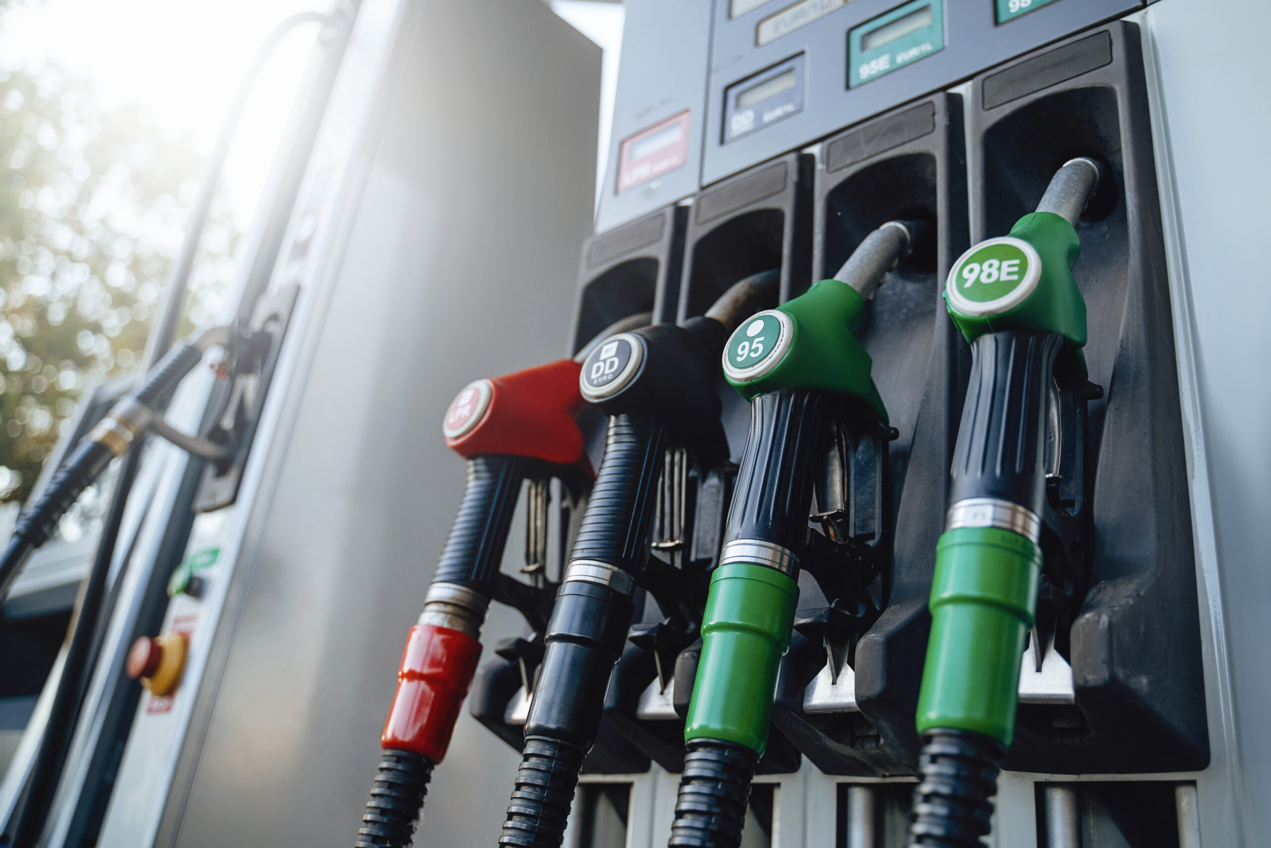 Prețuri carburanți 30 noiembrie 2024. Benzina și motorina, mai IEFTINE cu 5 bani/litru