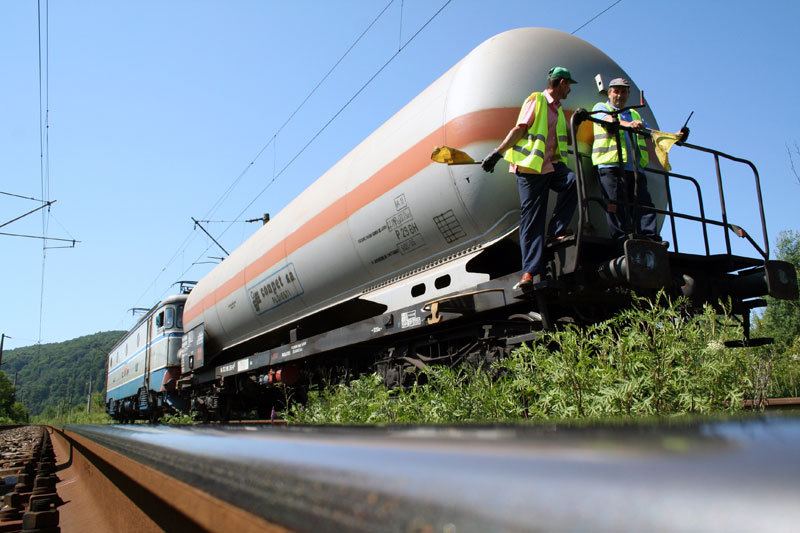 Traficul feroviar a fost reluat în Mehedinți, cu restricții. Cisternele cu benzină au fost repuse pe șină