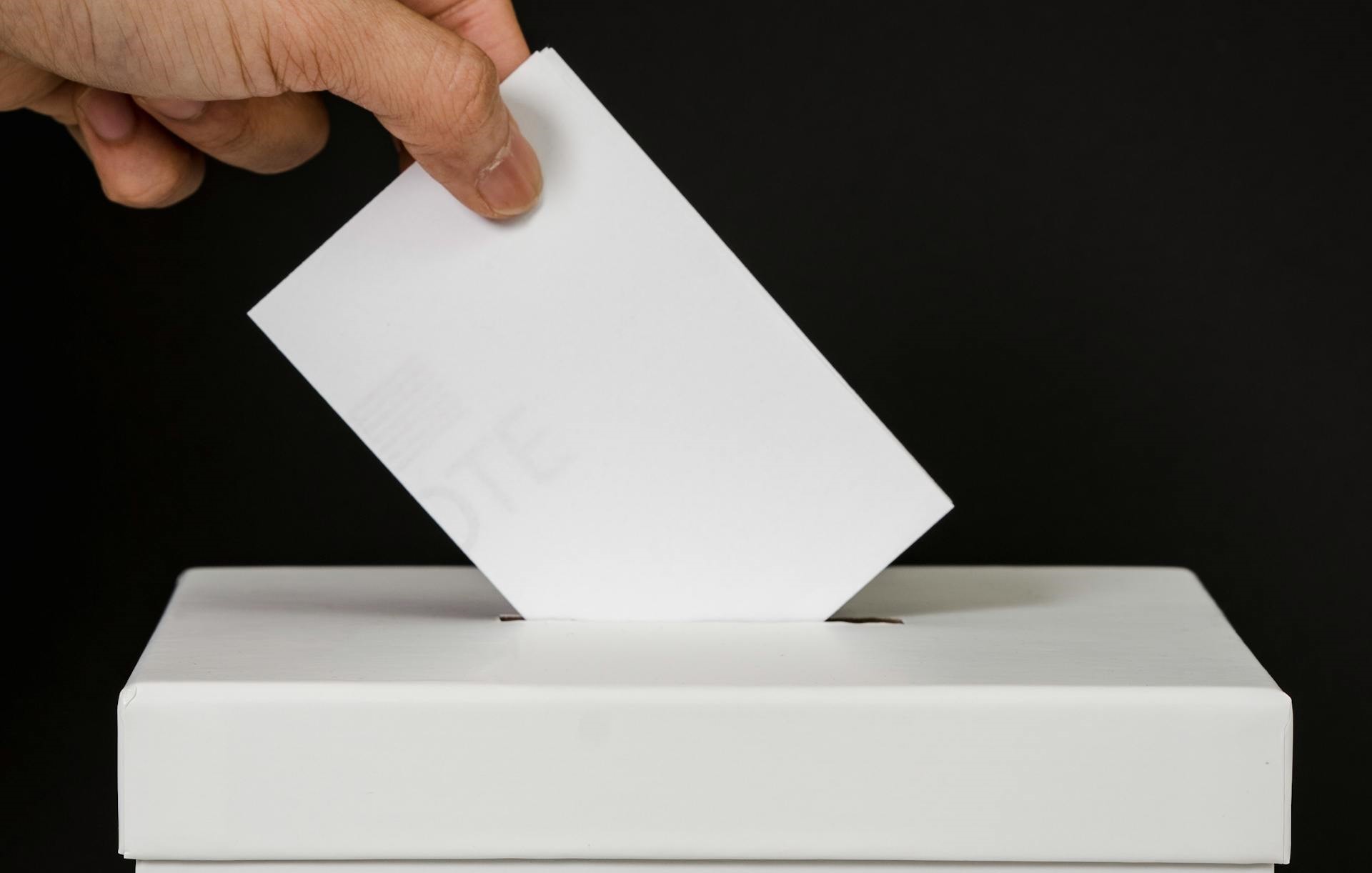 „Sunt constatate fraude la ÎNCĂRCAREA proceselor vorbale. Estimarea este de aprox. 100,000 voturi. Vom asista la o decizie istorică”