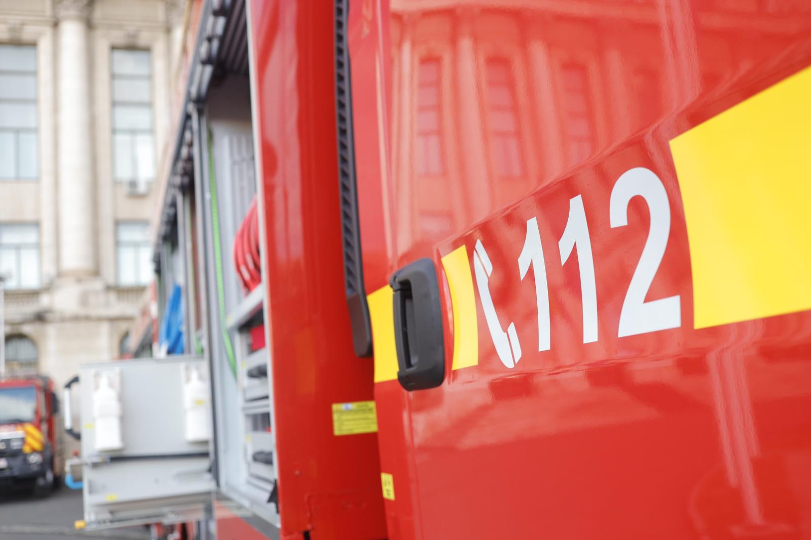 4 mașini distruse într-o parcare din Sectorul 3!