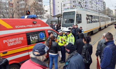 Copilul le-a fost lovit de un tramvai STB și trebuie să dea 1.700 € pe parbriz
