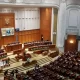 Cum se distribuie mandatele în noul Parlament al României și care sunt posibilele alianțe politice