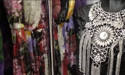 Există rochii de seară de ÎNCHIRIAT, pentru sărbători. Cum se pregătesc doamnele pentru noaptea de Anul Nou