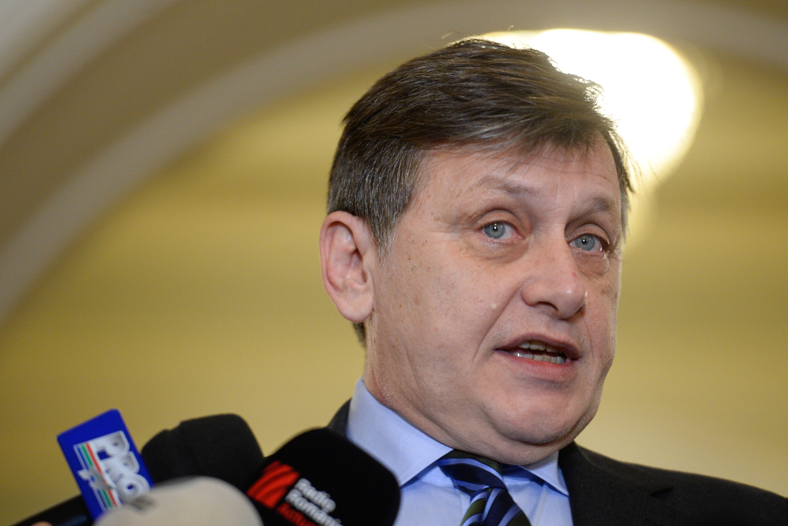 Guvernul trebuie să fie eficient și să ia MĂSURI, chiar nepopulare, pentru salvarea economiei României