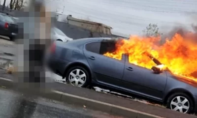 O mașină a luat foc în mers pe Splaiul Unirii din Capitală. O persoană e grav rănită