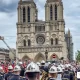 Oficialități din întreaga lume au venit să admire restaurarea magnifică a Catedralei Notre-Dame din Paris, dar Franța se prăbușește lovită de greve și datorii