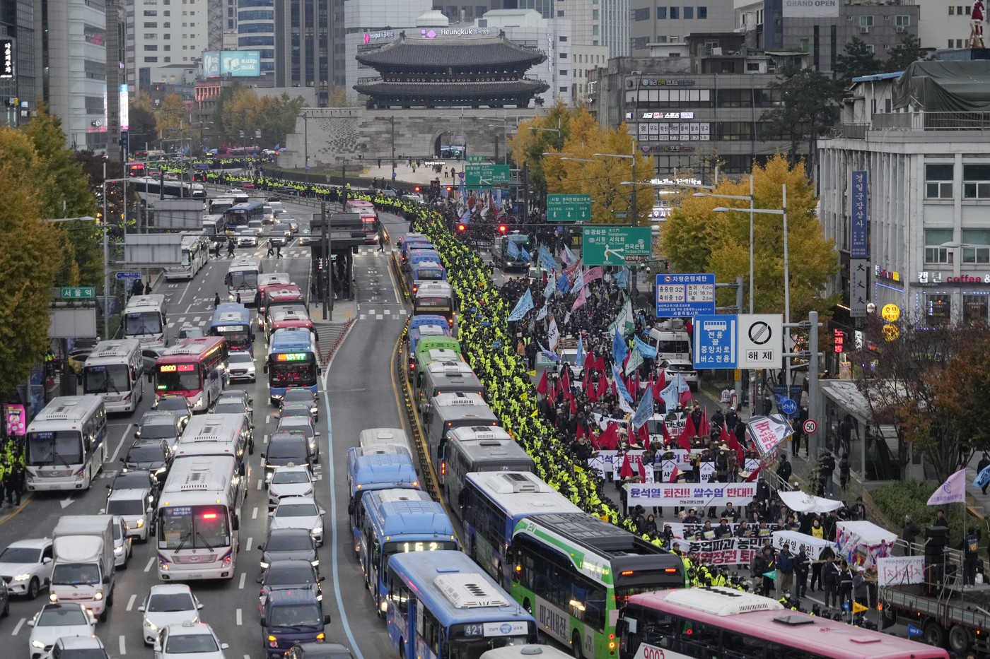 Parlamentul Coreei de Sud respinge decretul prezidențial de instituire a legii MARȚIALE /Proteste la Seul