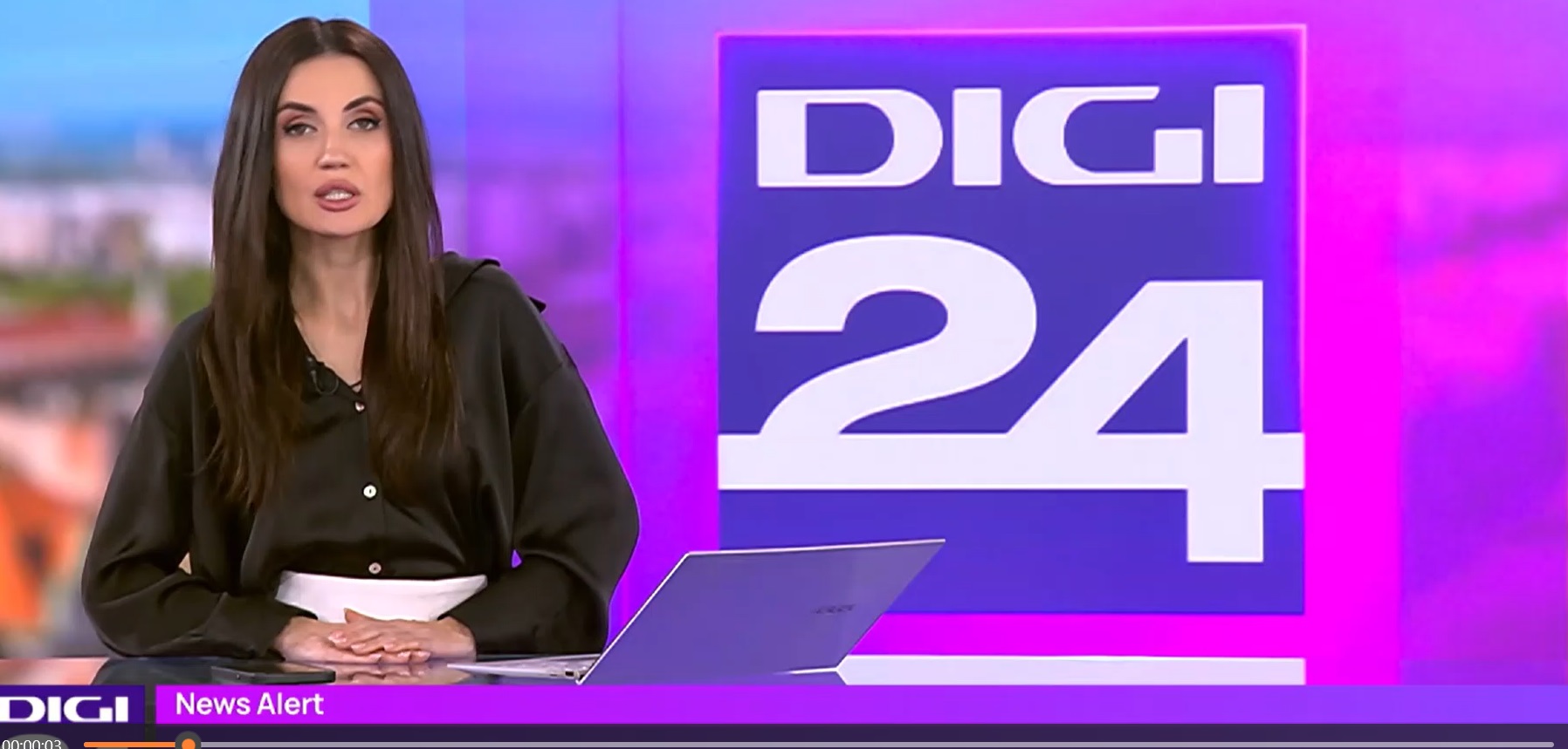 Un hoț care a intrat să spargă o casă din capitală a fost GĂSIT de polițiști în timp ce se ascundea după frigider