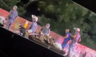 Un ofițer de poliție a ARUNCAT un bărbat de pe un pod, în Brazilia. Incidentul a generat un val de furie și manifestații în plină stradă