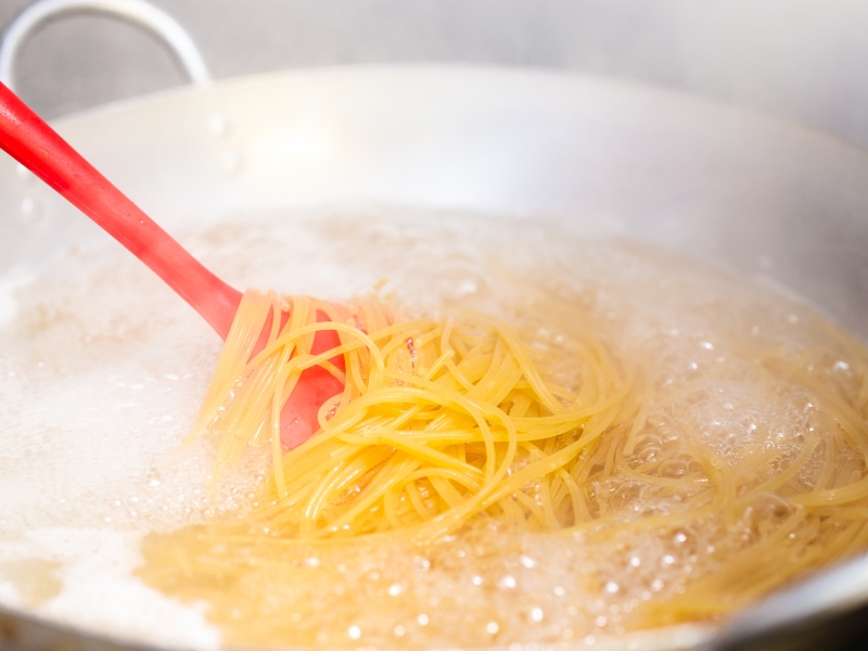 Ce sǎ cunoşti înainte de a cumpǎra o maşinǎ de fiert paste?