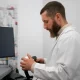 Test poligraf, un nou instrument de auto-evaluare?