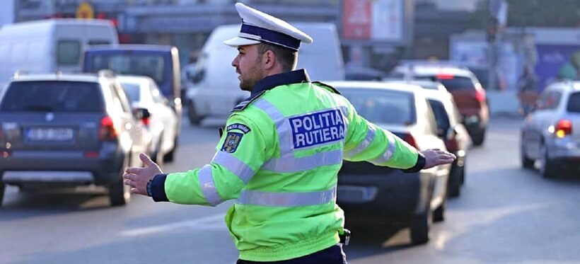 AGLOMERAȚIE pe DN1, în județul Braşov. Rutele alternative pentru șoferii care se întorc în București / Atenție la FILTRELE instituite de polițiști!