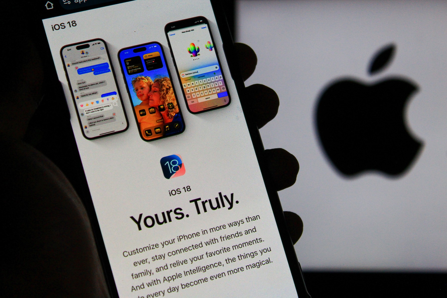 APPLE, acuzată că a folosit Siri pentru a asculta și ÎNREGISTRA conversațiile utilizatorilor de iPhone