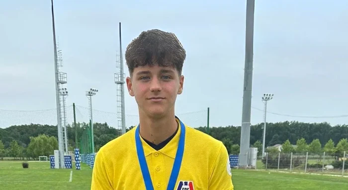 Jucător de 15 ani, luat de FCSB în cantonamentul din Antalya. Măsoară deja 1,84 metri înălțime