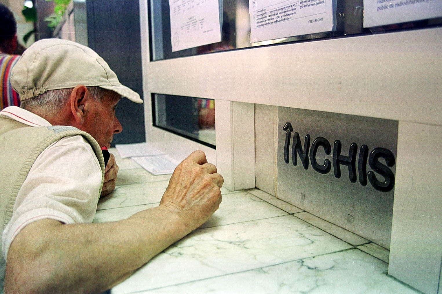 La unii cozi, la alții CONCEDIU! Cum și-au făcut unii bugetari punte între sărbători cu 3 ianuarie / Calendar zile libere 2025