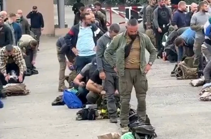 Mercenarii lui Horațiu Potra, despre iadul din Congo: „Este o mare uşurare că putem merge în sfârşit acasă”. Imagini din timpul evacuării