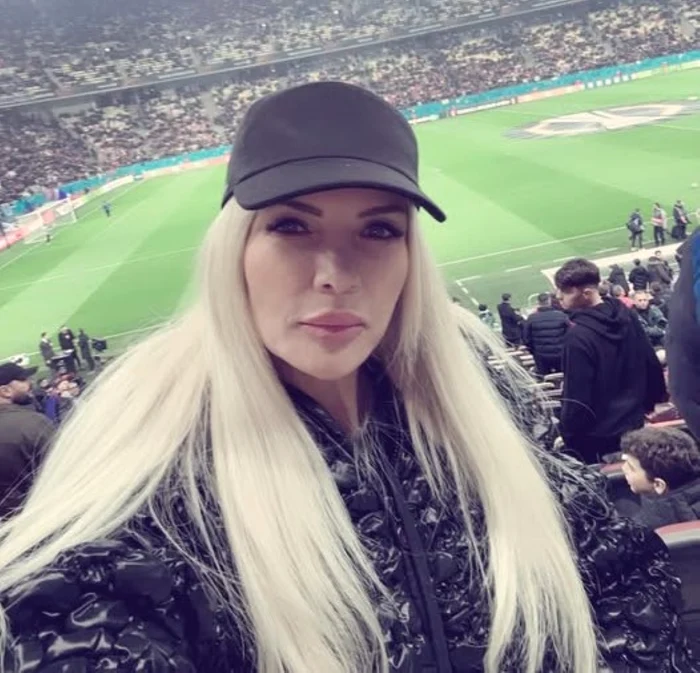Una dintre cele mai controversate femei din politică, prezentă la meciul FCSB – Manchester United: „Haaai FCSB (STEAUA MEA)!”. Una dintre cele mai controversate femei din politică, prezentă la meciul FCSB – Manchester United: „Haaai FCSB (STEAUA MEA)!”.