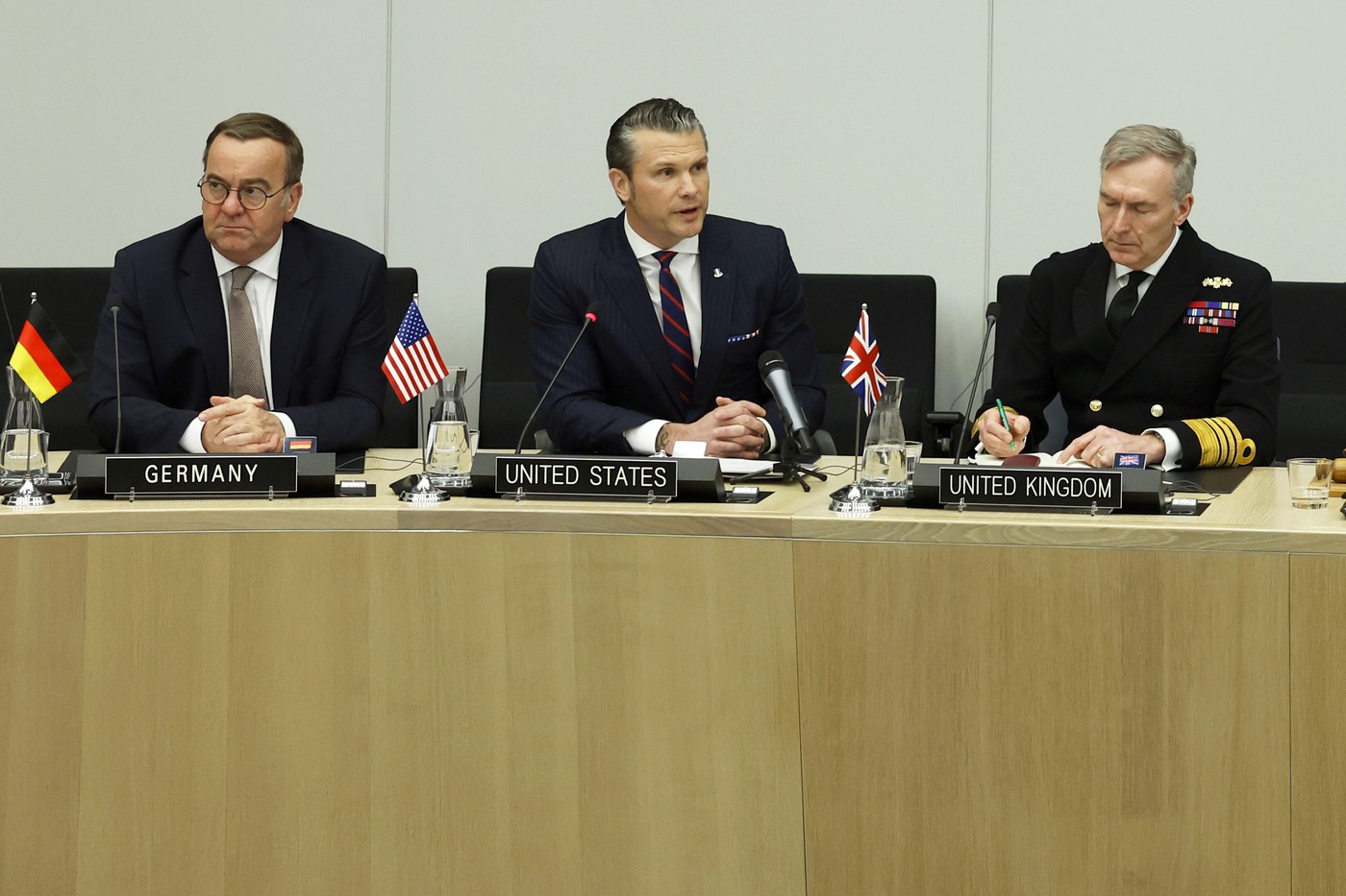 Administrația SUA cere negocieri cu Rusia pentru oprirea RĂZBOIULUI /Restabilirea frontierelor Ucrainei și admiterea în NATO sunt „nerealiste”