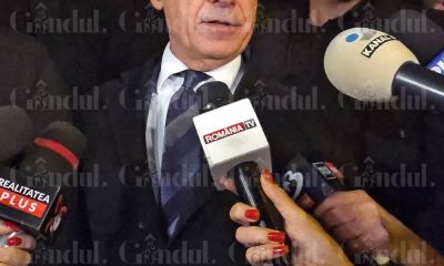 Călin Georgescu îl acuză pe președintele interimar Iie Bolojan de „PROPAGANDĂ” soroșistă. Suveranistul cheamă românii în Piața Constituției