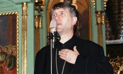 Ce s-a ales de Cristian Pomohaci, la 8 ani după ce a fost răspopit. A fost fotografiat cu o celebră vedetă TV, în fața unui hotel din București