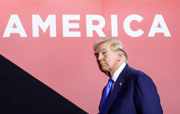 Donald Trump recunoaște că taxele vamale impuse Mexicului și Canadei vor afecta SUA. „Vom reda măreţia Americii şi va merita preţul”