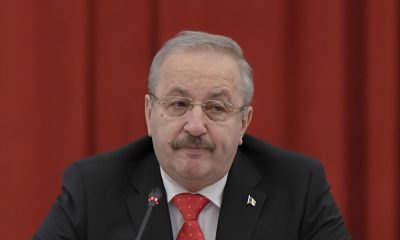 Este un om care ține la contracte și la cuvântul dat