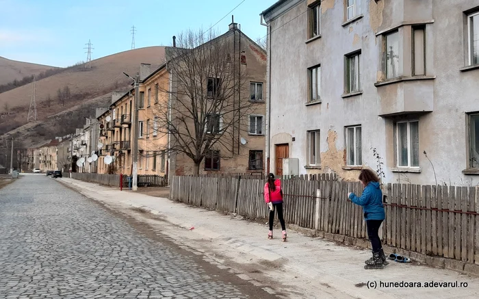 Metoda odioasă prin care au fost jefuite marile bogății ale României, descrisă de CIA