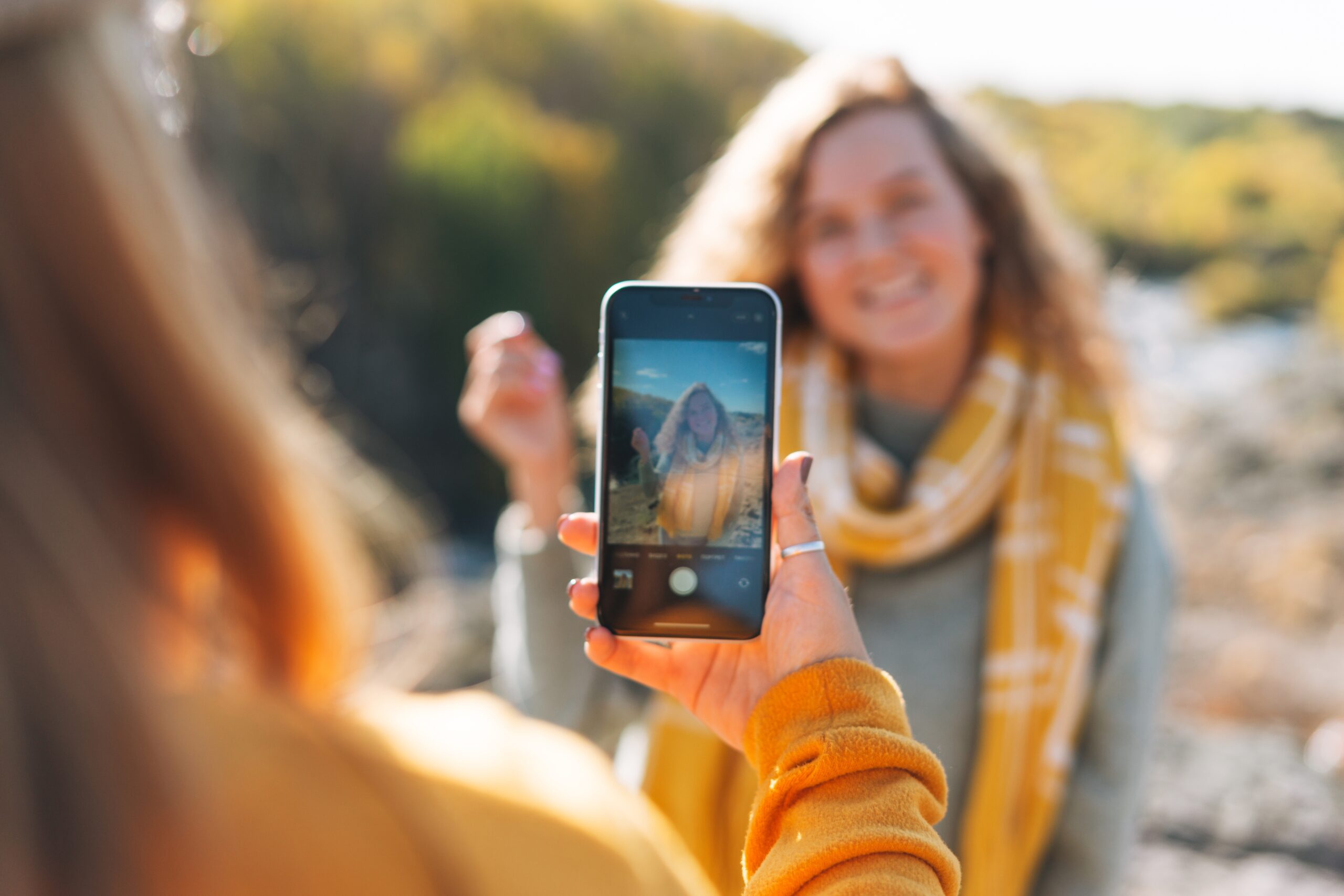 O femeie din Italia a suferit arsuri de gradul II, după ce mobilul i-a EXPLODAT în buzunar