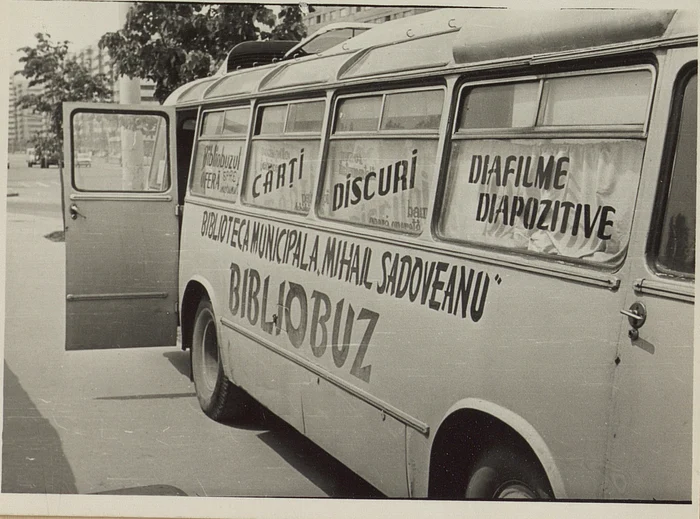 Povești din bibliobuz, biblioteca pe roți a României comuniste: „Am împrumutat și citit, pe nerăsuflate, «Legendele Olimpului», «Iliada», «Odiseea», «Eneida»“