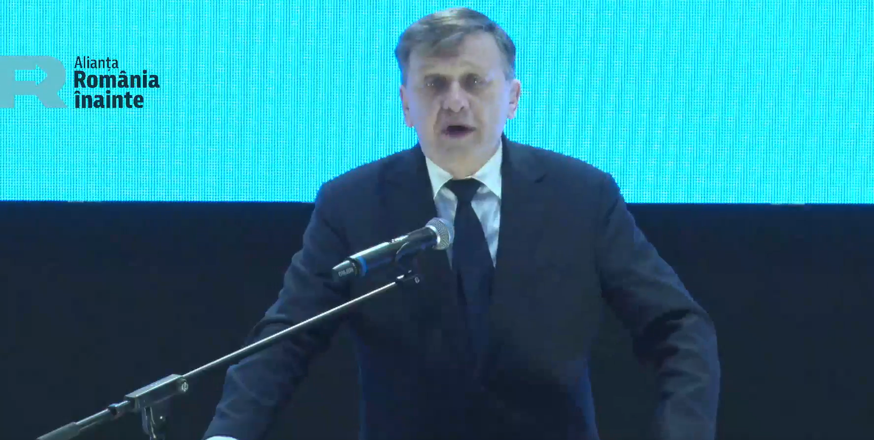 Premierul acesta, Marcel Ciolacu, este LEGITIM