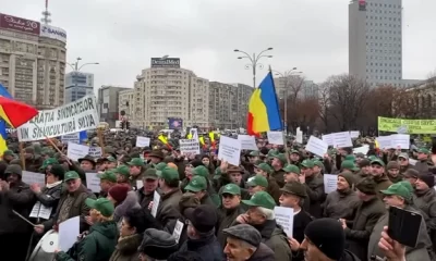 Protest al silvicultorilor la Ministerul Mediului faţă de diminuarea cu 25 la sută a salariilor