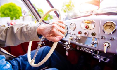 Românii care dețin mașini vechi ar putea plăti o nouă TAXĂ, în funcție de gradul de poluare al vehiculului