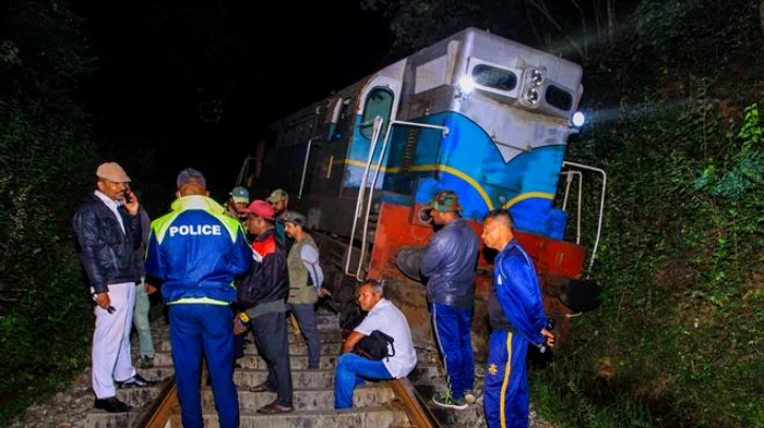 Un tren a deraiat în Sri Lanka după ce a lovit o turmă de elefanţi. Este cel mai grav accident de acest gen