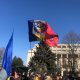 VIOLENȚE la protestele din Piața Victoriei. Demisia lui Iohannis a întărâtat spiritele. Manifestanții vor să intre în Guvern / Reacție Jandarmerie