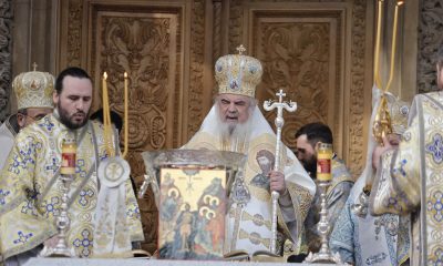BISERICA în ajutorul DSU. Patriarhia Română cere tuturor preoților să explice enoriașilor PERICOLELE incendierii câmpurilor
