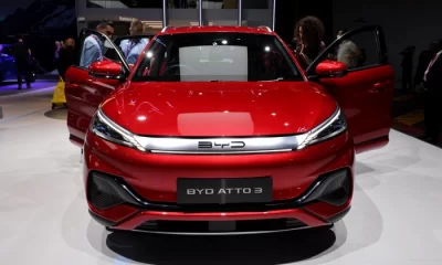 BYD și Tesla luptă pentru dominația globală în sectorul vehiculelor electrice
