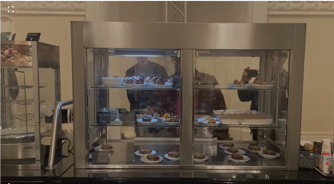 Ce prețuri sunt la restaurantul din Parlament, închis de Piedone. Cât costă un mic sau un șnițel de pui și cartofi prăjiți