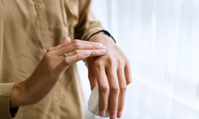 Cum recunoaștem o persoană care are probleme cu tiroida. Modificări ușor de observat la o examinare simplă, în oglindă