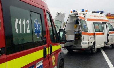 Doi tineri au CĂZUT în râul Dâmbovița. Intervenție de urgență pentru salvarea acestora / Au fost transportați la spital