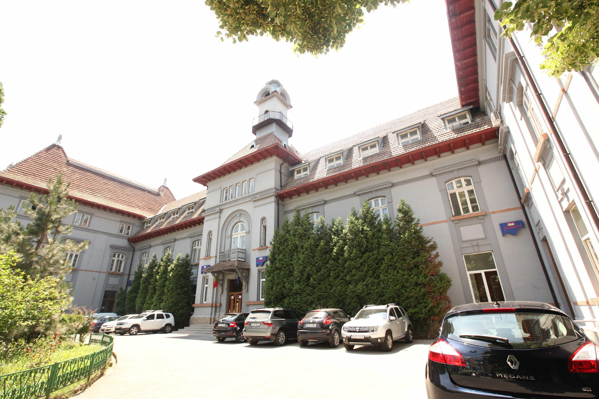 Pacienții Spitalului „Alexandru Obregia”, EVACUAȚI după degajări de fum. Un pacient ar fi ars o saltea, dar pompierii au intervenit rapid