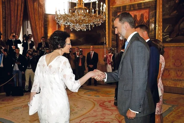 Povestea de film a româncei care a ajuns de la îngrijitoare de copii, academician la universități de top din SUA și apreciată de regele Spaniei