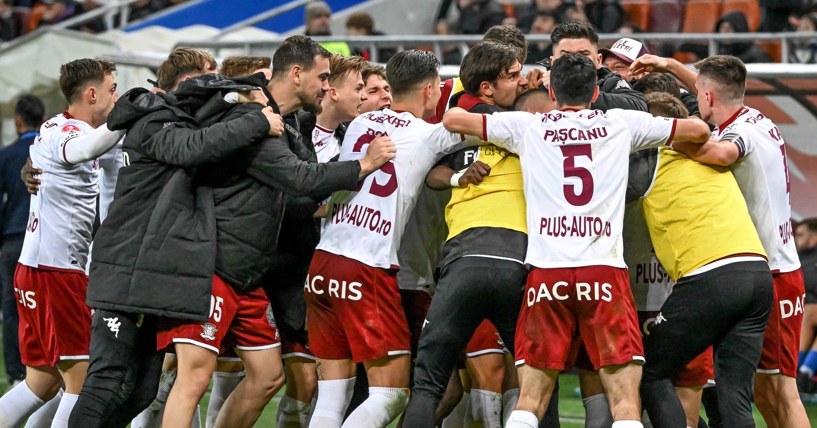 Se reia playoff-ul în Superliga! Cine arbitrează Rapid