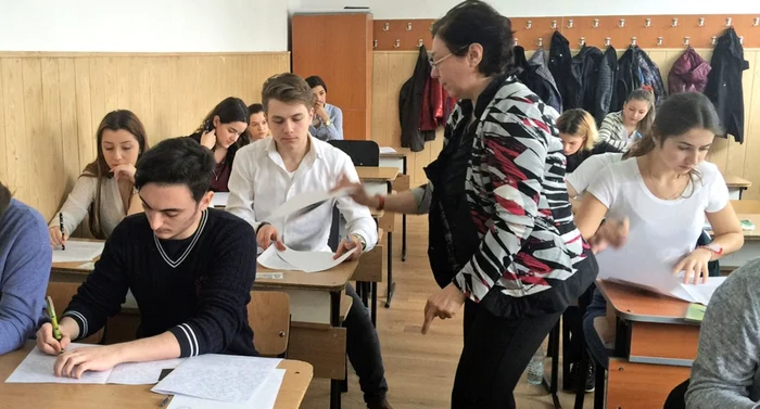 Simularea Evaluării Naționale, pe ultima sută de metri. Profesor: „Ne pregătim din nou de muncă voluntară”