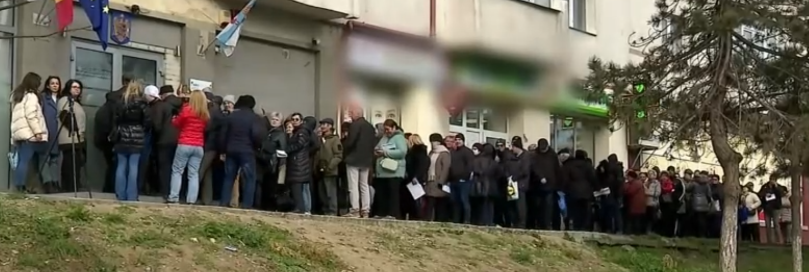 oamenii puși pe drumuri pentru o hârtie în plus