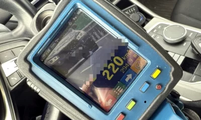 Amenda primită de un șofer care circula cu 220 de kilometri la oră pe autostradă. Va sta trei luni pe dreapta