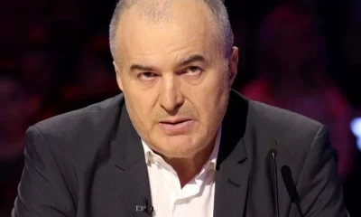 Copilăria fără jucării și dulciuri a lui Florin Călinescu: „Prima dată am suflat în lumânările colivei bunicii mele, nu-mi aduc aminte chestia asta cu tortul”